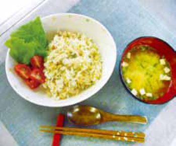 「COOP国産素材かつおたくあん」で作る 〝簡単・美味しい！〟たくあんチャーハン♪