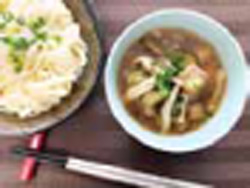“ごま油香るナスと豚バラのつけうどん♪”