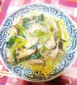 熱いうちにどうぞ！！豚バラ肉と小松菜のあんかけ焼きそば